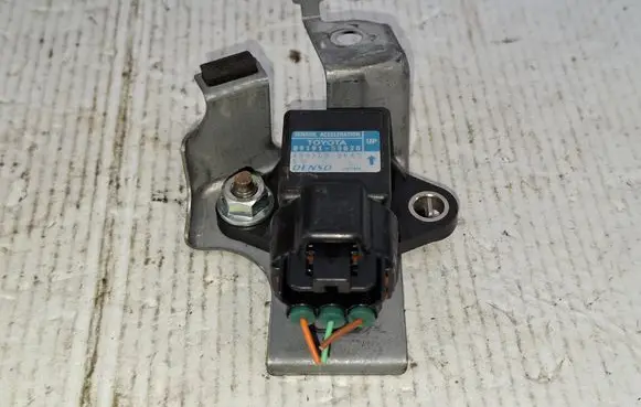 Lexus GS 300 350 430 450H Acceleration sensor 8919150020 4991000641