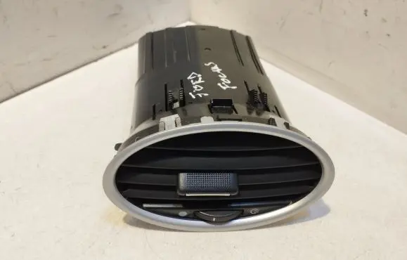Ford Focus Dashboard side air vent grill/cover trim 4M51A014L21BD