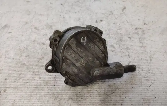 Mercedes-Benz Vito Viano W638 Vacuum pump A611230 A61123065