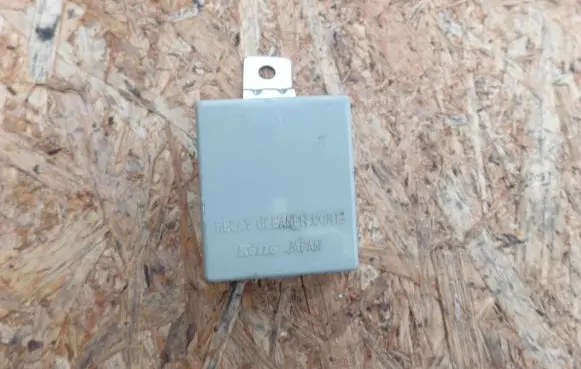 Honda FR-V Window wiper relay 