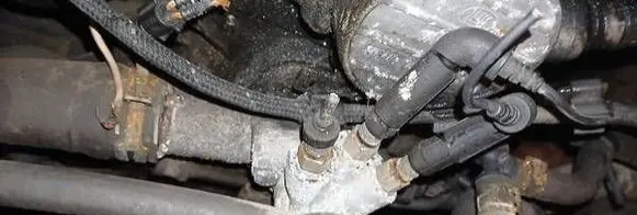 Volkswagen Bora Engine coolant pipe/hose 038121133A