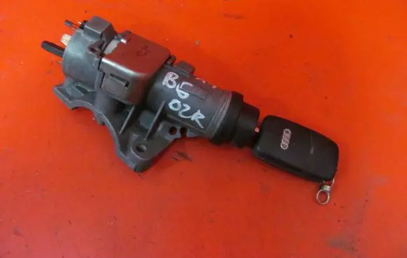 Audi A4 S4 B6 8E 8H Ignition lock 4B0905851C