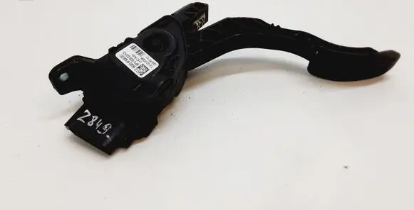 Volvo V70 Accelerator throttle pedal 6G929F836BD