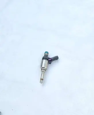 Skoda Superb B6 (3T) Fuel injector 06H906036H