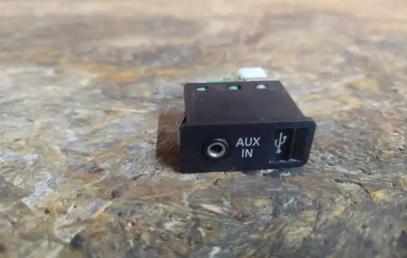 BMW X1 E84 AUX in-socket connector 9129652