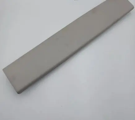 Nissan Leaf II (ZE1) Tailgate trim 909005SH0A