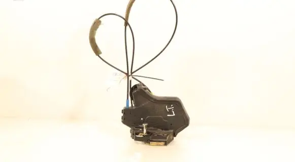 Toyota Corolla Verso E121 Rear door lock 
