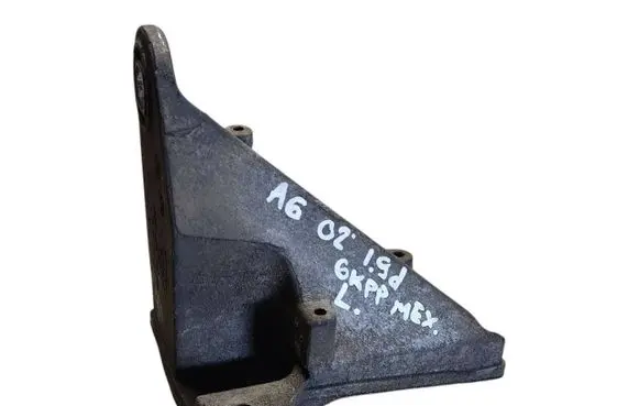 Audi A6 S6 C5 4B Gearbox mounting bracket 8D0399113AG