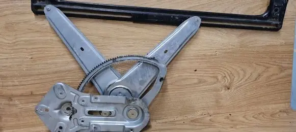 Volvo C30 Front door electric window regulator 30784509