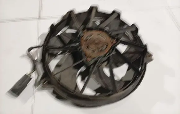 Citroen C8 Radiator cooling fan shroud 