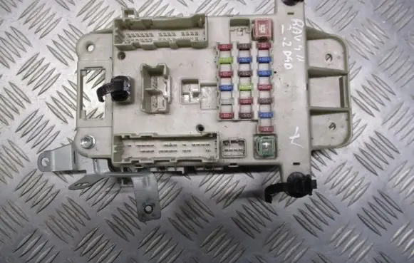 Toyota RAV 4 (XA20) Fuse box set