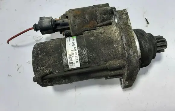 Volkswagen PASSAT B6 Starter motor 02M911023N