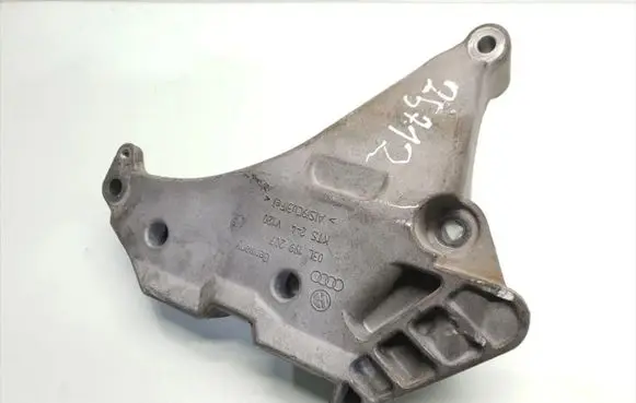 Volkswagen PASSAT B7 Engine mounting bracket 03L199207