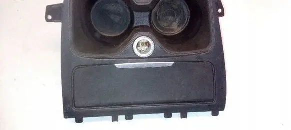 Cup holder front