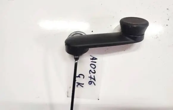 Opel Astra H Front door window winding handle 