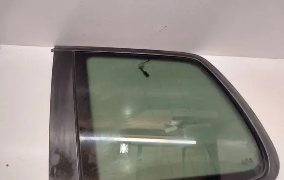 Volkswagen Touran I Rear side window 43R001667 E000001