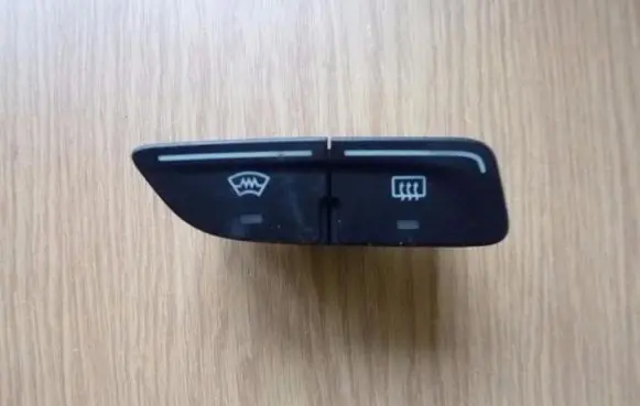 Ford Focus Windscreen/window heater switch AM5T18K574AC I527