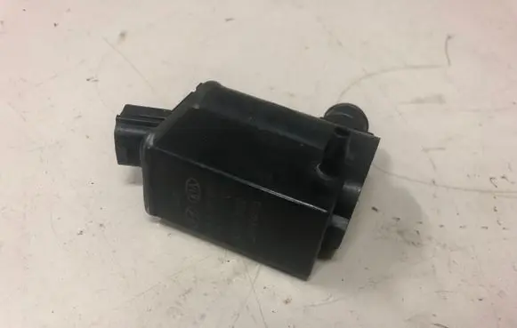 KIA Rio Windscreen/windshield washer pump 985101W000