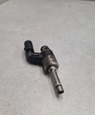 Volkswagen Golf VI Fuel injector 03F906036F IHP072