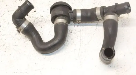 Engine mounting bracket