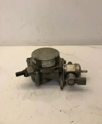 Audi A4 S4 B8 8K Fuel injection high pressure pump 06H127025K 08T1162578