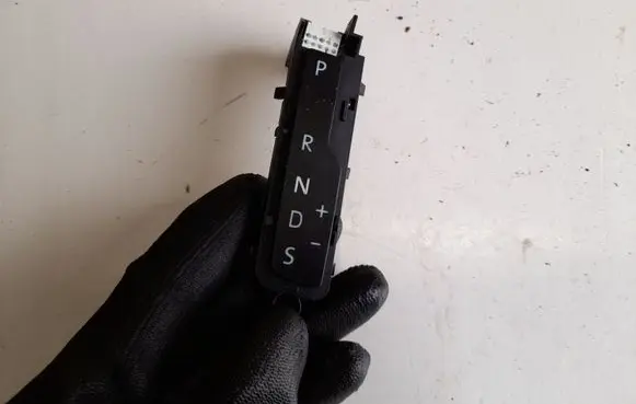 Volkswagen Jetta VI Gear shift selector indicator 5C7713203H