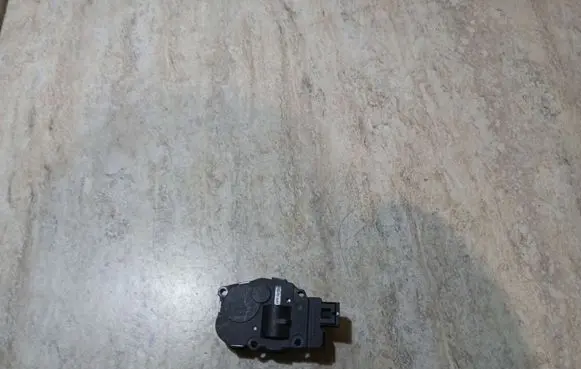 BMW 3 E90 E91 Air flap motor/actuator EFB321