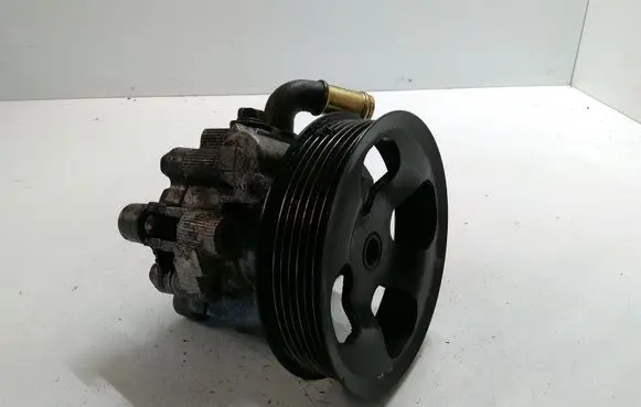 Toyota Avensis T250 Power steering pump 32100
