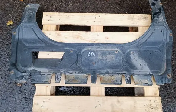 Volkswagen Fox Engine splash shield/under tray 6Q0825237R