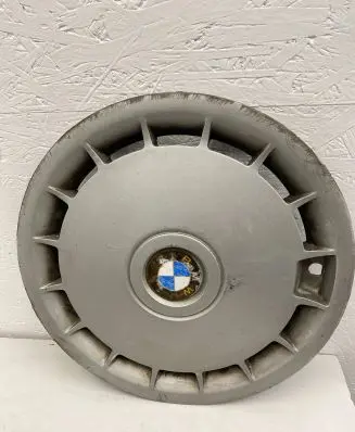 BMW 5 E34 R15 wheel hub/cap/trim 36131129843