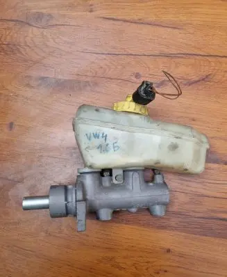 Volkswagen Golf IV Master brake cylinder 311967
