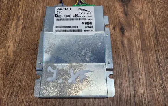 Jaguar XF X250 Gateway control module 18B008