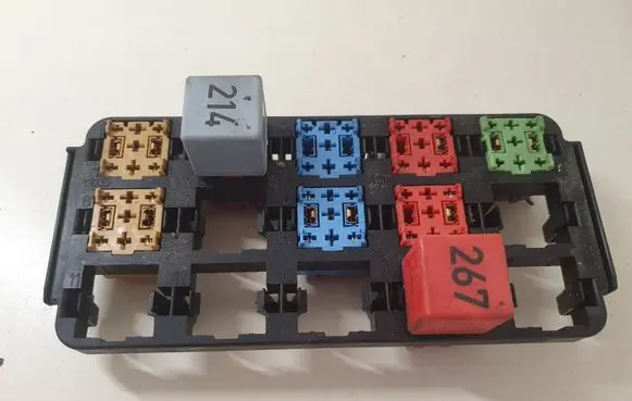 Audi A8 S8 D2 4D Relay mounting block 4D0937503