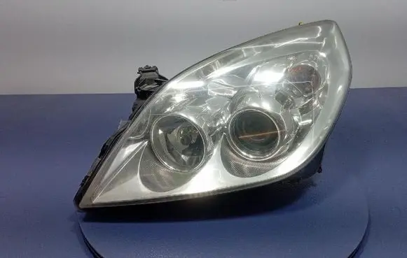Opel Vectra C Headlight/headlamp 13170924
