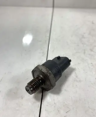 Fuel pressure sensor
