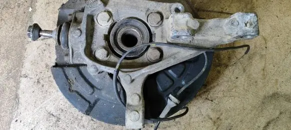 Volvo S60 Front wheel hub 9461944