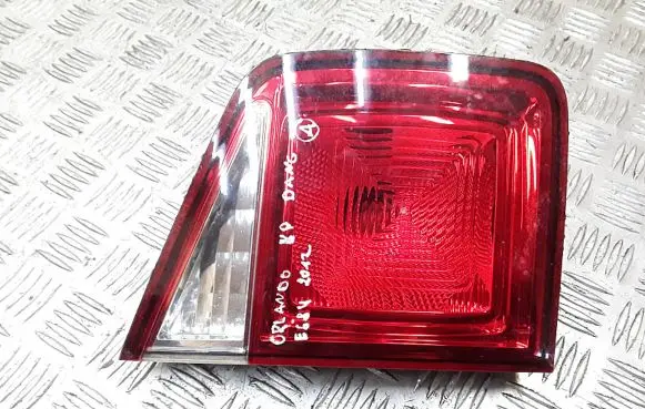 Chevrolet Orlando Tailgate rear/tail lights e1312982