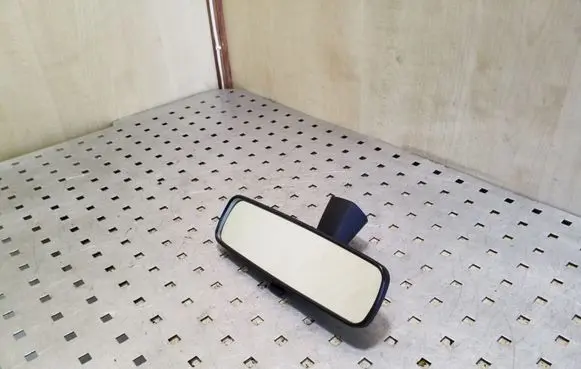 Rear view mirror (interior)