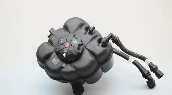 BMW 5 G60 G61 Coolant expansion tank/reservoir 8477819
