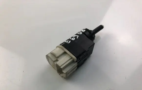 Dacia Sandero Other switches/knobs/shifts 253206170R