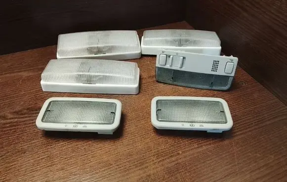 Volkswagen Transporter - Caravelle T5 Front seat light 3B0947105C 3B0947105CA