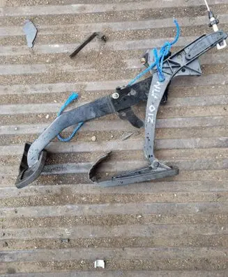 Mercedes-Benz E W210 Pedal assembly 