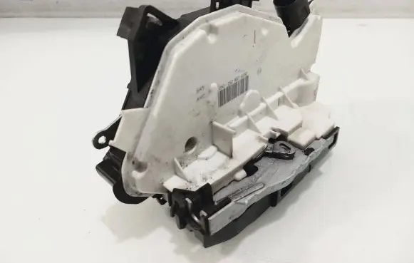 Skoda Superb B6 (3T) Front door lock 1s2837015b