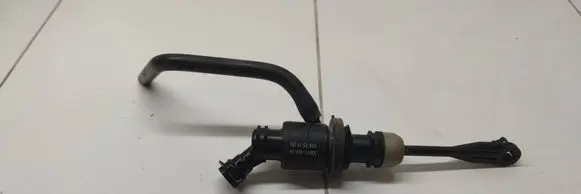 Renault Kadjar Clutch slave cylinder 306104BA1A 31815115