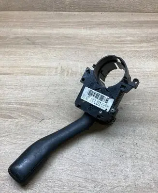 Volkswagen PASSAT B5.5 Indicator stalk 8L095313G