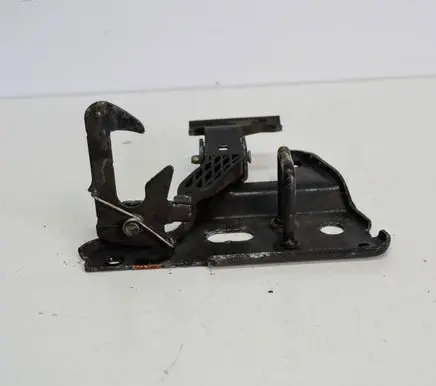 Audi A6 S6 C6 4F Engine bonnet/hood lock/latch loop/hook 4F0823480B