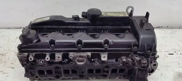Mercedes-Benz C W204 Engine head 
