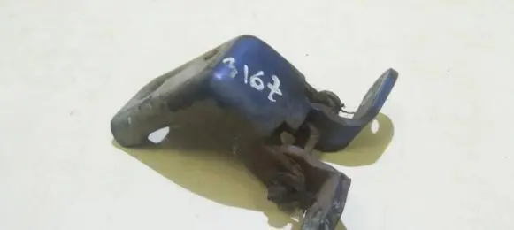 Ford Mondeo Mk III Rear door lower hinge