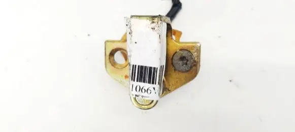 Ford Mondeo Mk III Front door lock loop/hook striker C7G0A