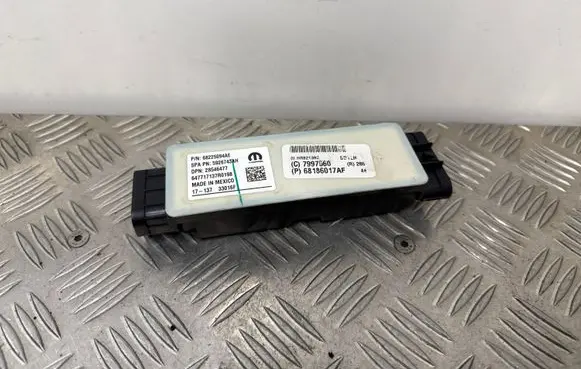 Chrysler Pacifica Sliding door control unit/module 68225094AE